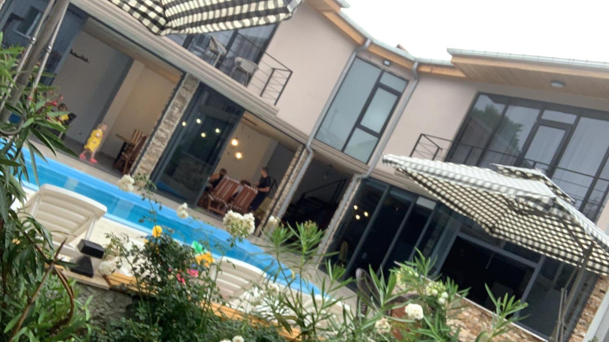 Guest House Smile Kobuleti Esterno foto