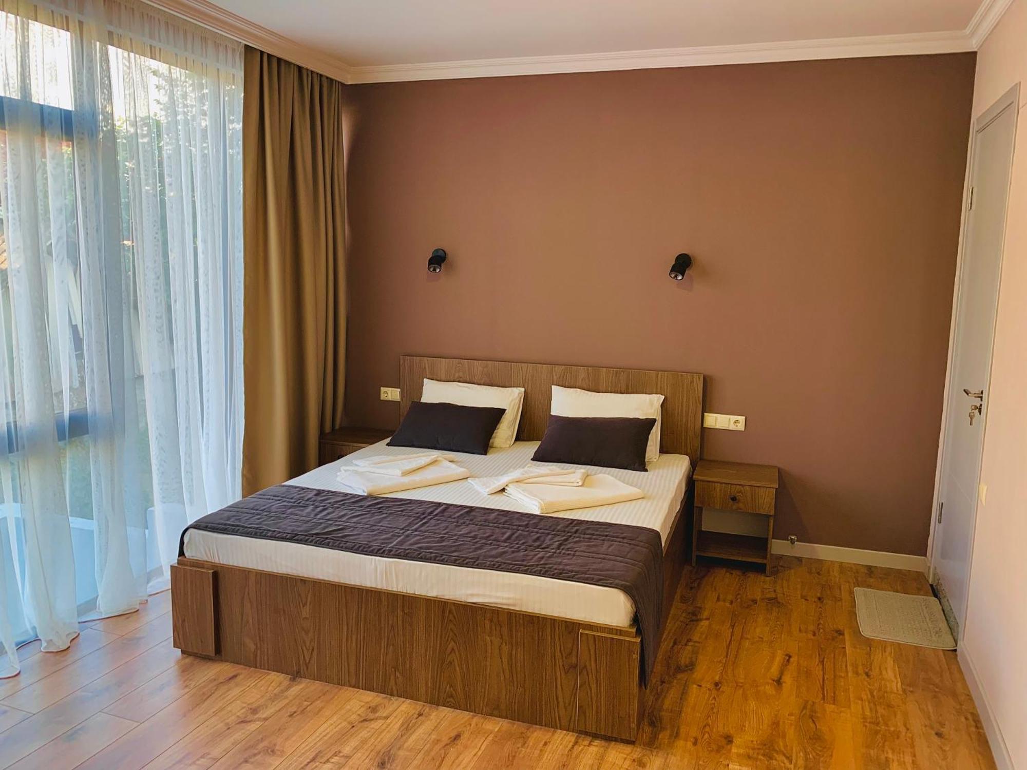 Guest House Smile Kobuleti Esterno foto