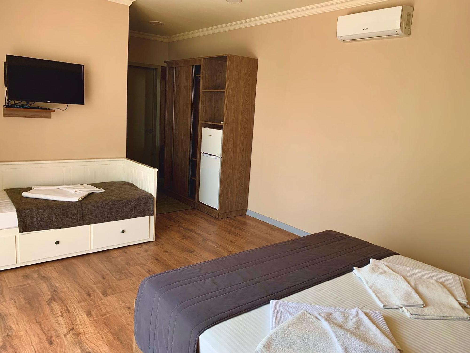 Guest House Smile Kobuleti Esterno foto