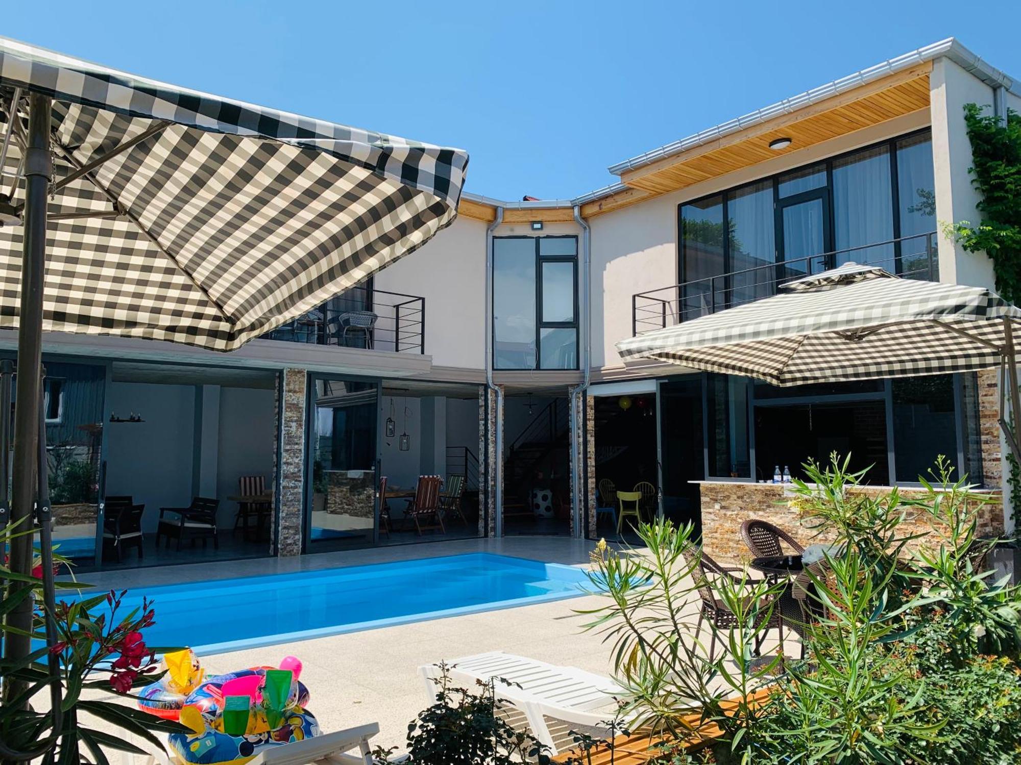 Guest House Smile Kobuleti Esterno foto