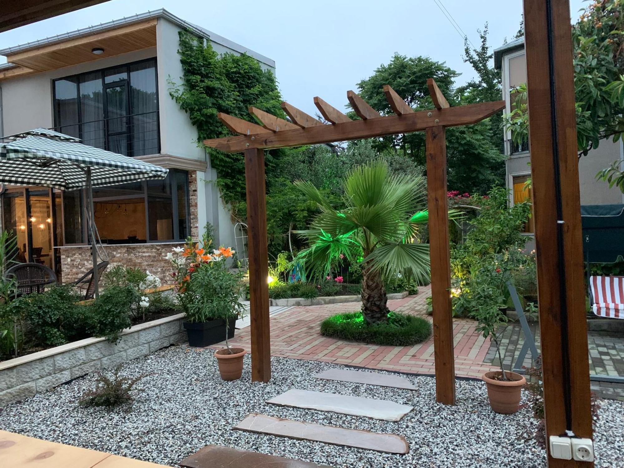 Guest House Smile Kobuleti Esterno foto
