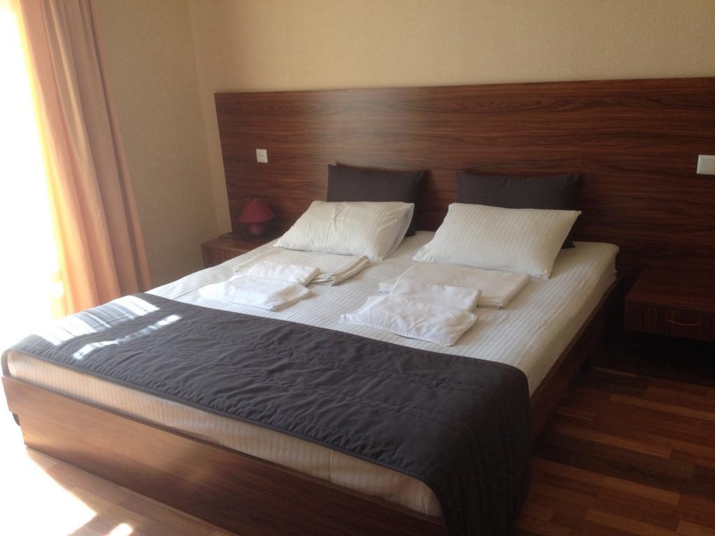 Guest House Smile Kobuleti Esterno foto
