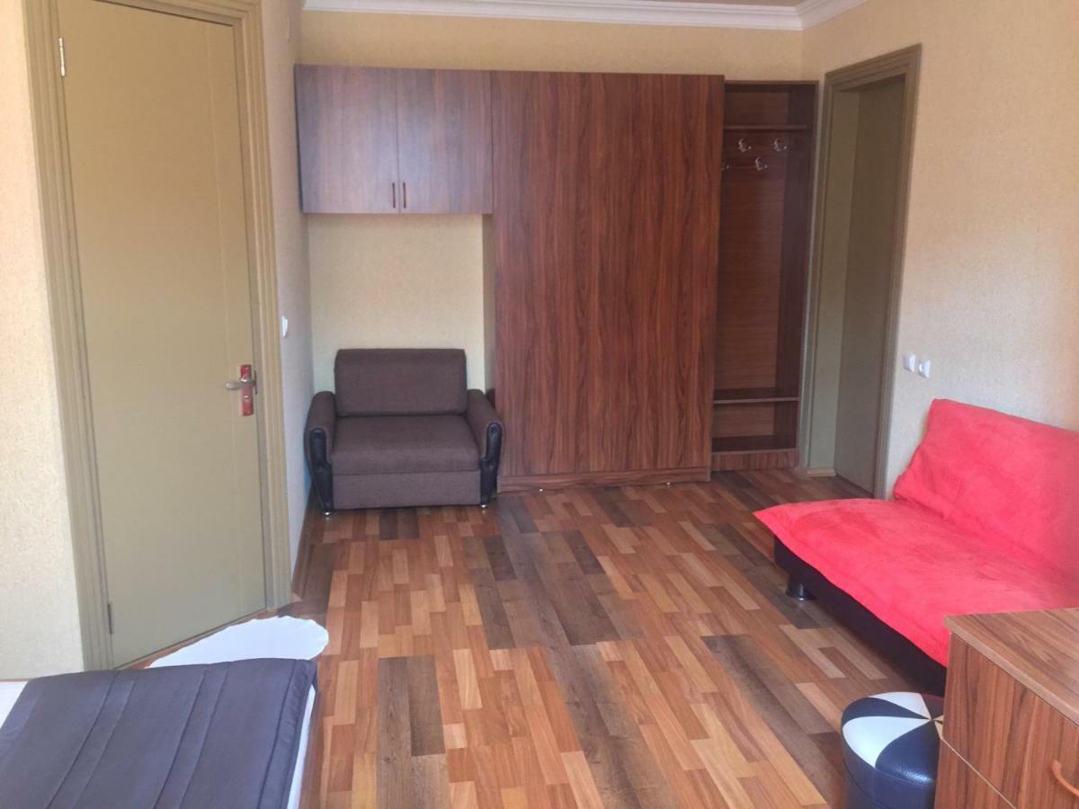 Guest House Smile Kobuleti Esterno foto